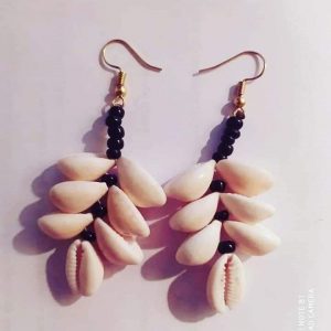 Boucle d'oreille en cauris