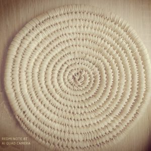 Set de table rond en raphia taille moyenne