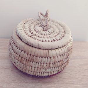 Petit Panier en paille tressée avec couvercle
